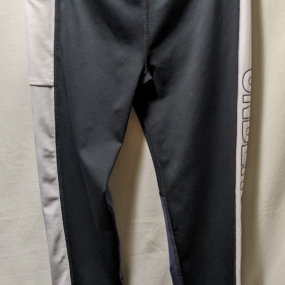 Under armour black, white & grey workout leggings | size petite sm. | O-12 - Picture 3 of 6